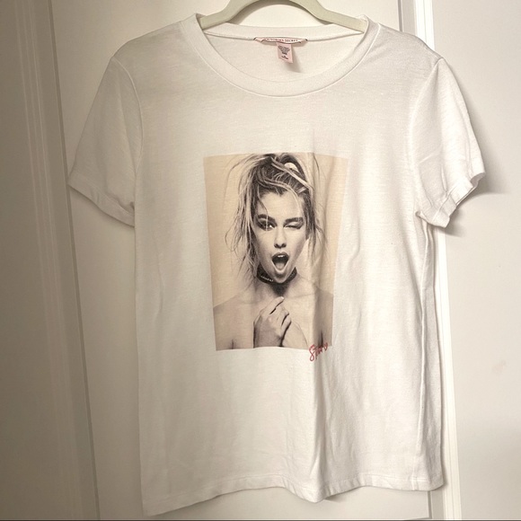 Victoria's Secret Tops - Victoria’s Secret white short sleeve tee
